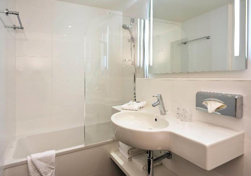 חדר קלאסי לשלושה, Mercure Paris Bercy Bibliotheque