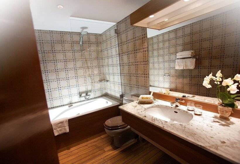 غرفة سوبيريور, Michel Chabran   Teritoria