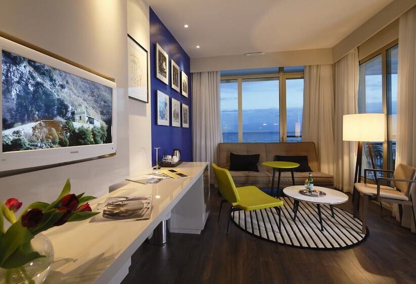 סוויטת ג'וניור נוף לים, Napoleon