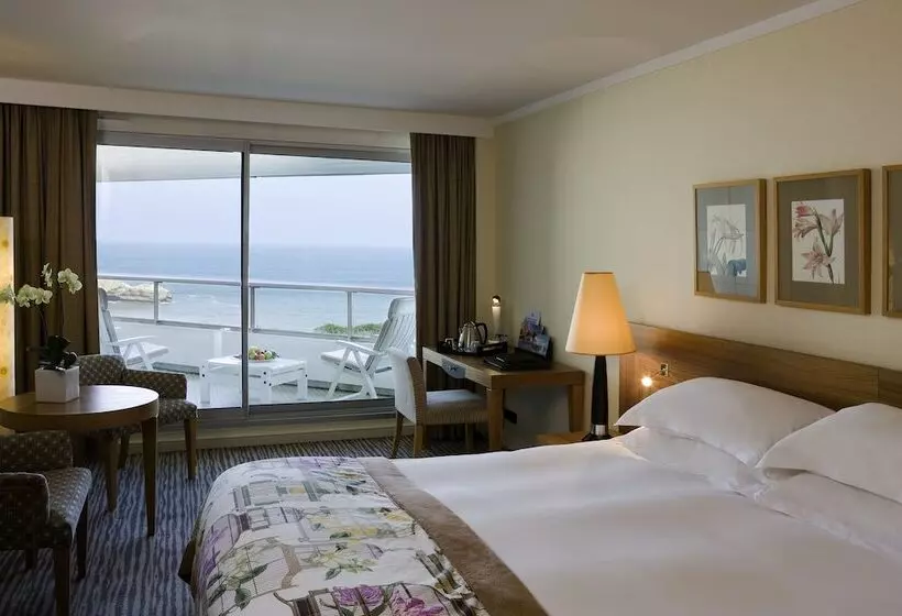 Superior-huone Sivuttainen Merinäkymä, Sofitel Biarritz Le Miramar Thalassa