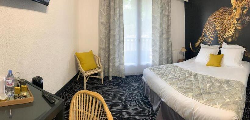 Номер Стандарт с Балконом, Au Palmyre Hôtel