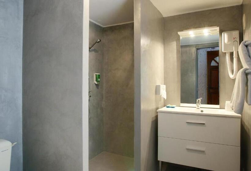 标准三人间, Domaine La Gentilhommière