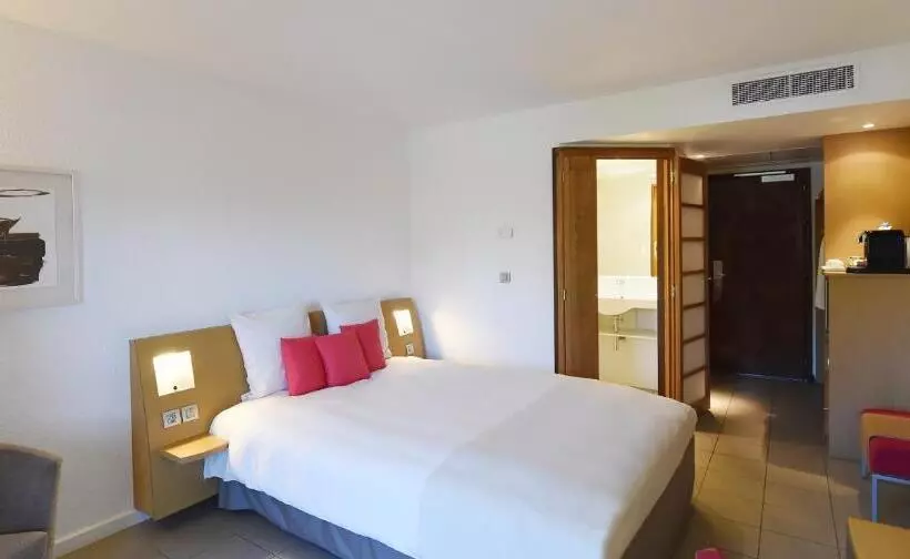 اتاق سوپریور با تخت بزرگ, Grand Hotel Montabo