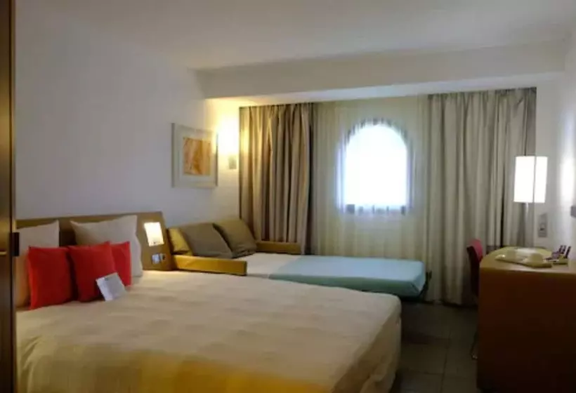 اتاق خانوادگی, Grand Hotel Montabo