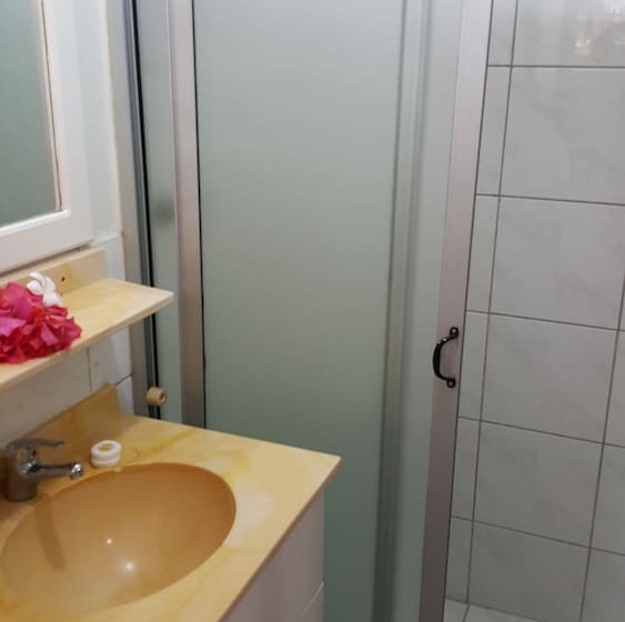 プールの見えるデラックスルーム, Hexagon International Hotel, Villas & Spa