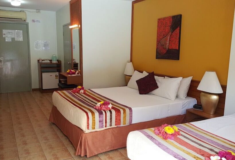 풀장 전망 디럭스 룸, Hexagon International Hotel, Villas & Spa