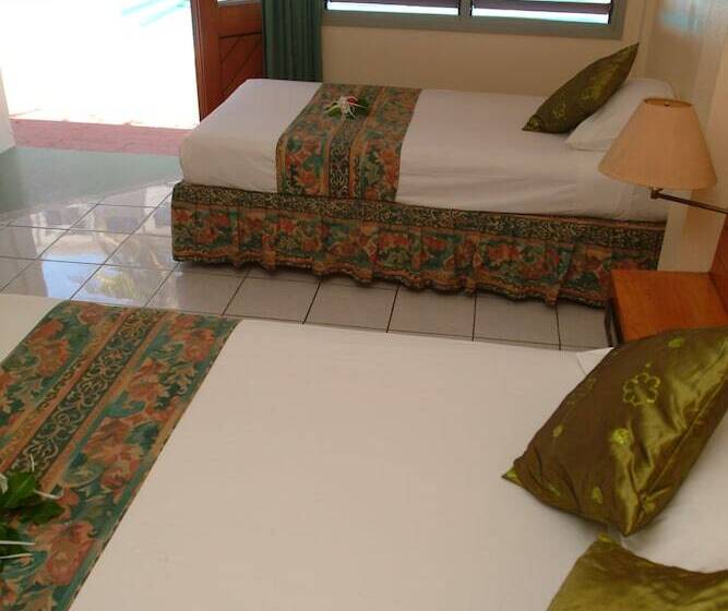 プールの見えるデラックスルーム, Hexagon International Hotel, Villas & Spa