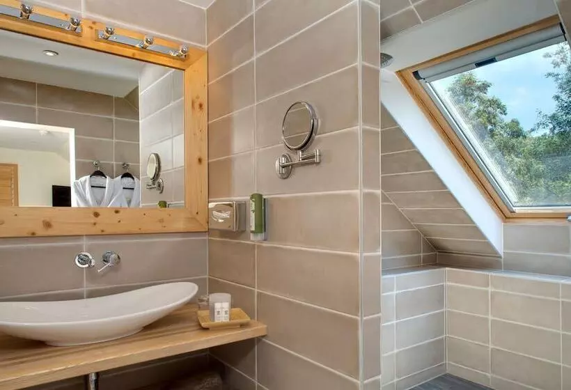 コンフォートルーム, La Cheneaudière   Hôtel Spa   Relais & Châteaux