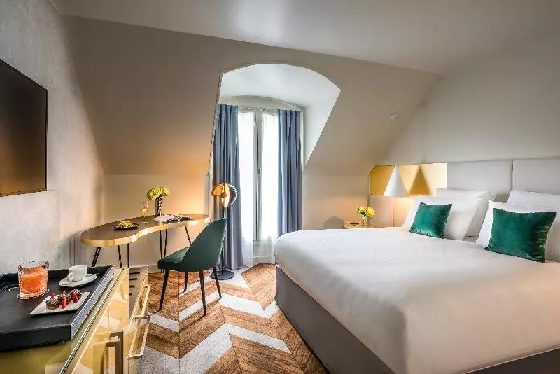 اتاق سوپریور, Le Louis Hotel Versailles Château Mgallery Collection