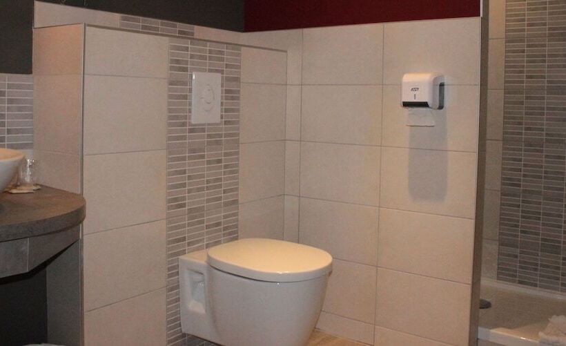 غرفة قياسية, Restaurant Du Parc De La Colombiere