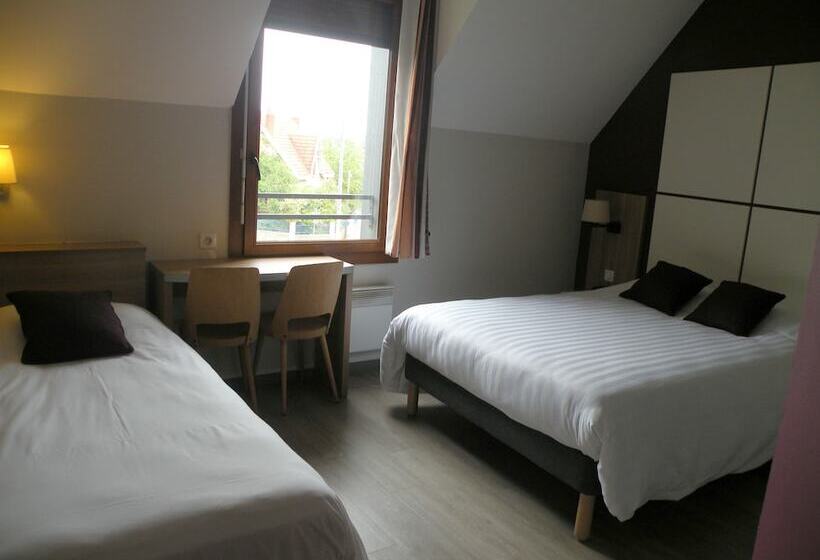 غرفة قياسية ثلاثية, Restaurant Du Parc De La Colombiere