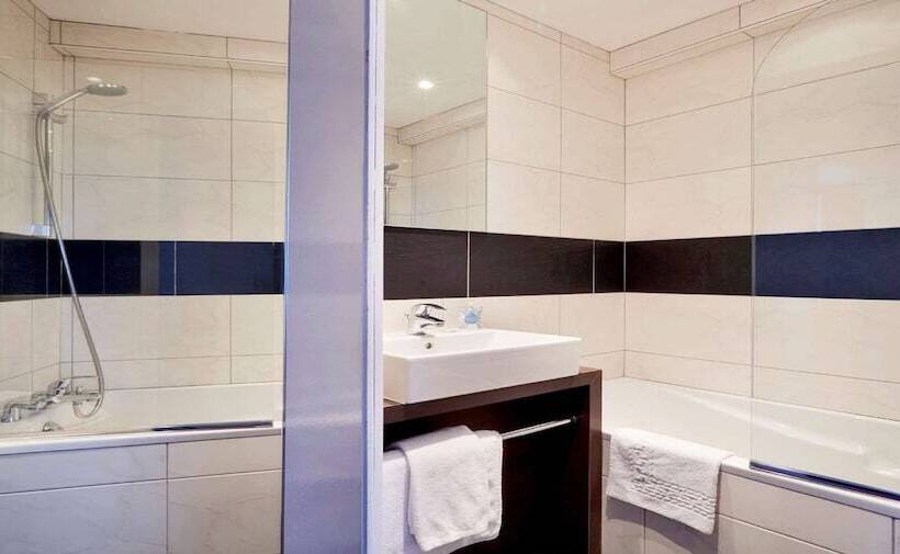 Номер Стандарт, Kyriad Grenoble Centre