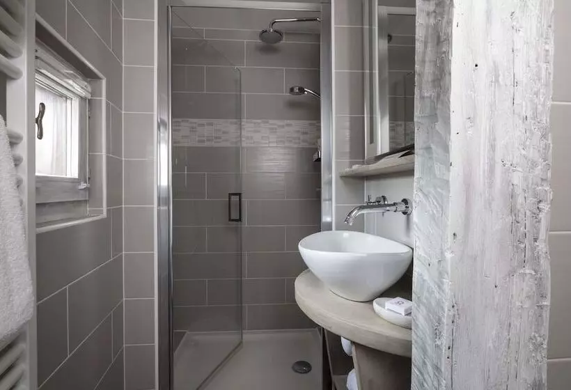 Standard Single Room, Restaurant Le Maréchal   Teritoria