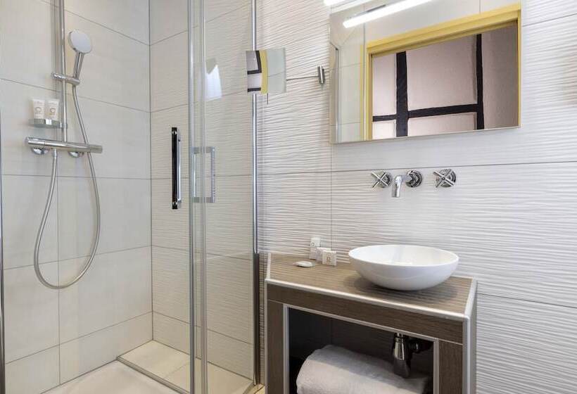 اتاق راحتی, Restaurant Le Maréchal   Teritoria