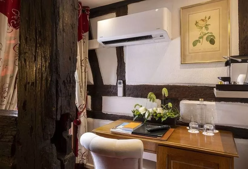 Standard Room, Restaurant Le Maréchal   Teritoria