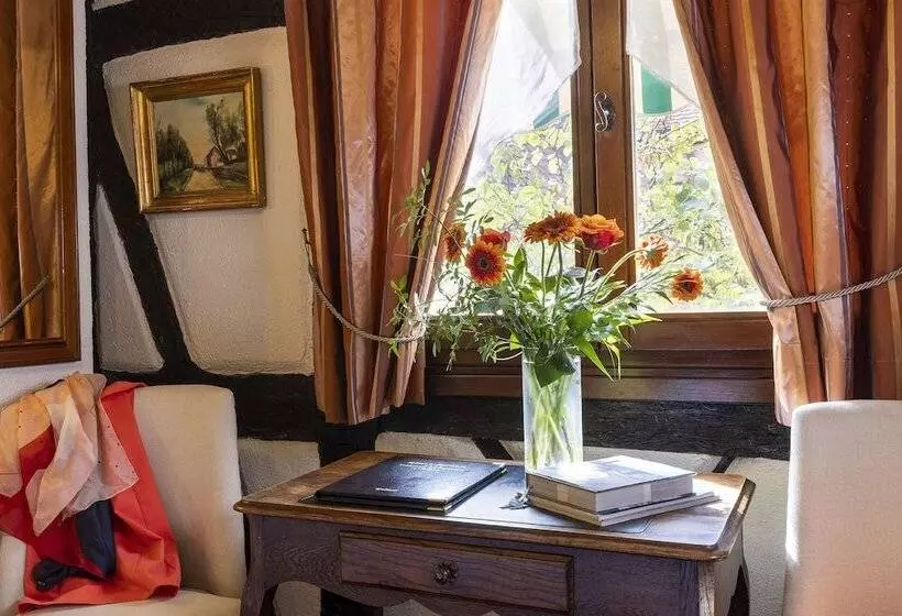 Standard Room, Restaurant Le Maréchal   Teritoria