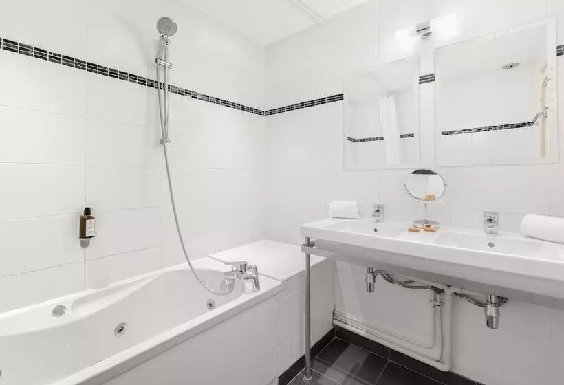 Deluxe room with river view, Le Phenix