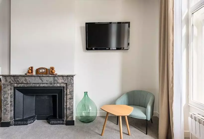 Deluxe room with river view, Le Phenix