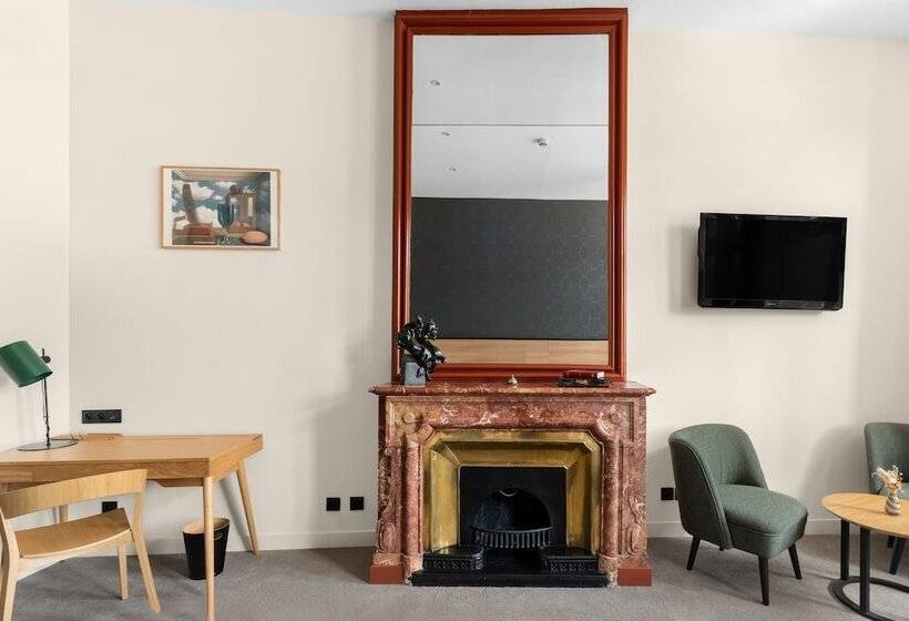 اتاق استاندارد سه نفره, Le Phenix