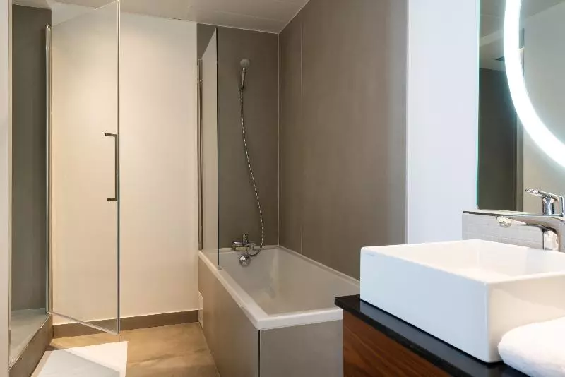 Quarto Executivo, Le Phenix