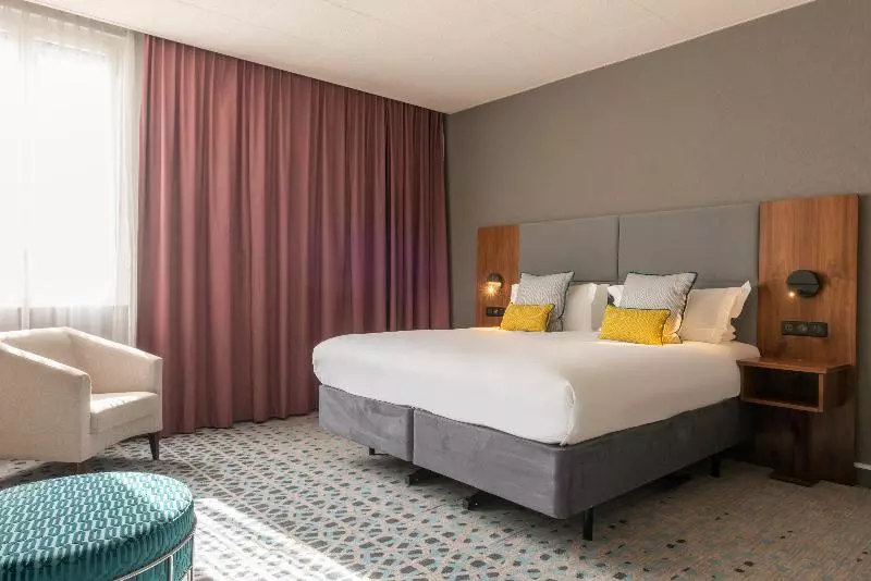 Quarto Executivo, Le Phenix