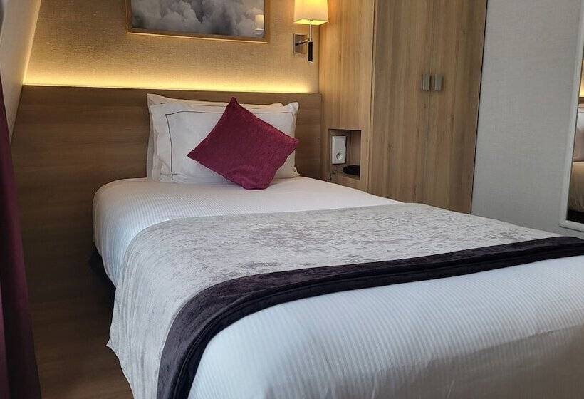 Quarto Clássico, Magda Champs Elysees