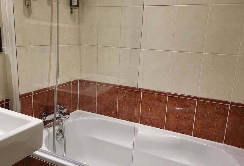 اتاق سوپریور, Magda Champs Elysees