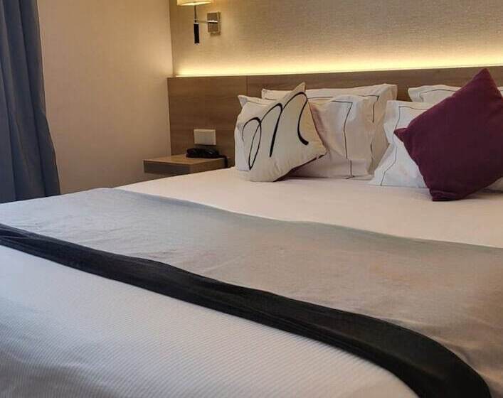 سوییت, Magda Champs Elysees