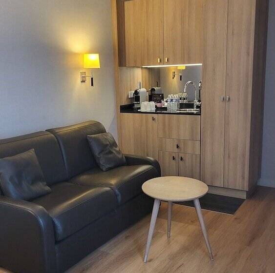 سوییت, Magda Champs Elysees