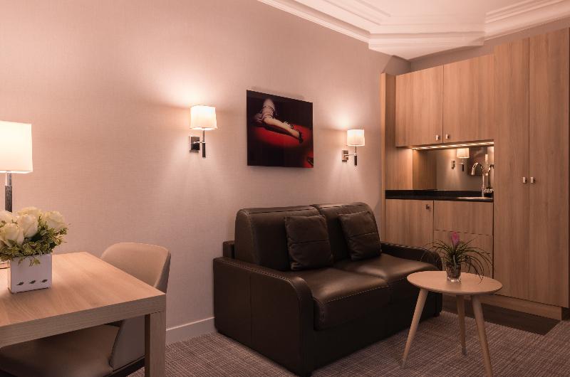 سوییت, Magda Champs Elysees