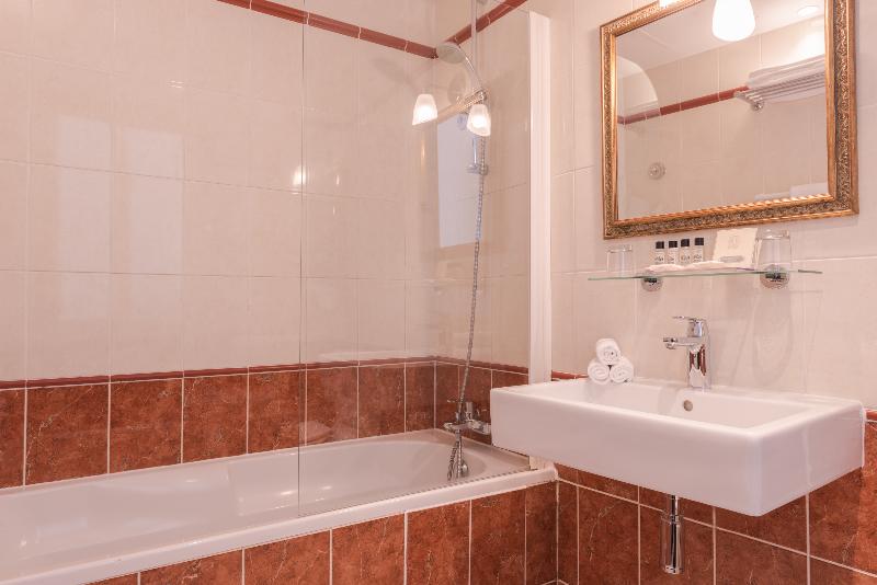 سوییت, Magda Champs Elysees