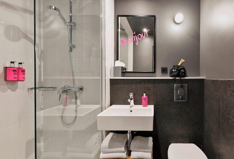 ダブルベッドスタンダードルーム, Moxy Paris Bastille