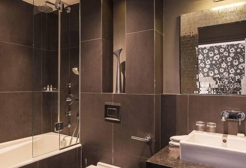 اتاق سوپریور, New Hotel Roblin