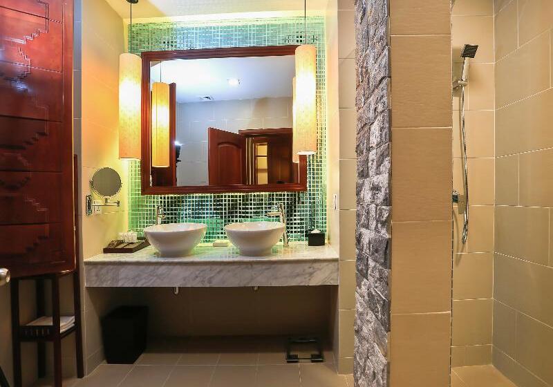 اتاق لوکس, New Hotel Roblin