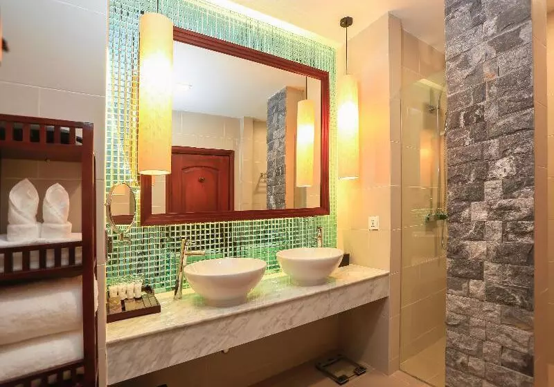 デラックスルーム, New Hotel Roblin