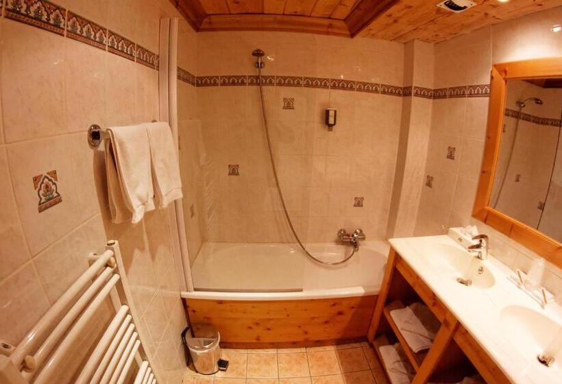 수피리어 트리플 룸, Park Hotel Suisse & Spa