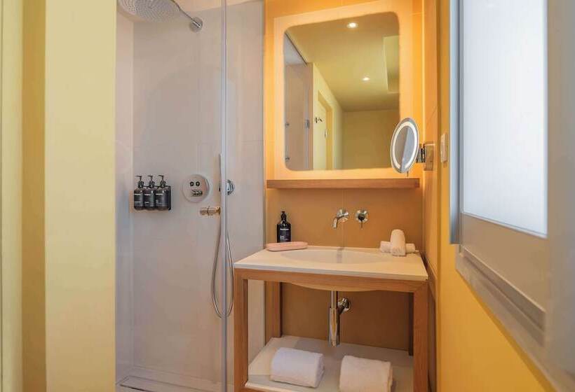 ダブルベッドスタンダードルーム, Canopy By Hilton Cannes