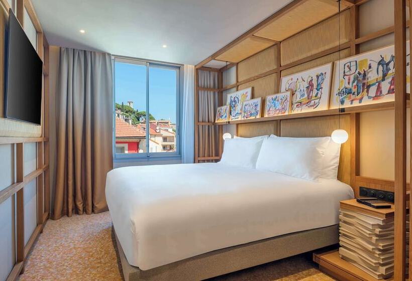 ダブルベッドスタンダードルーム, Canopy By Hilton Cannes