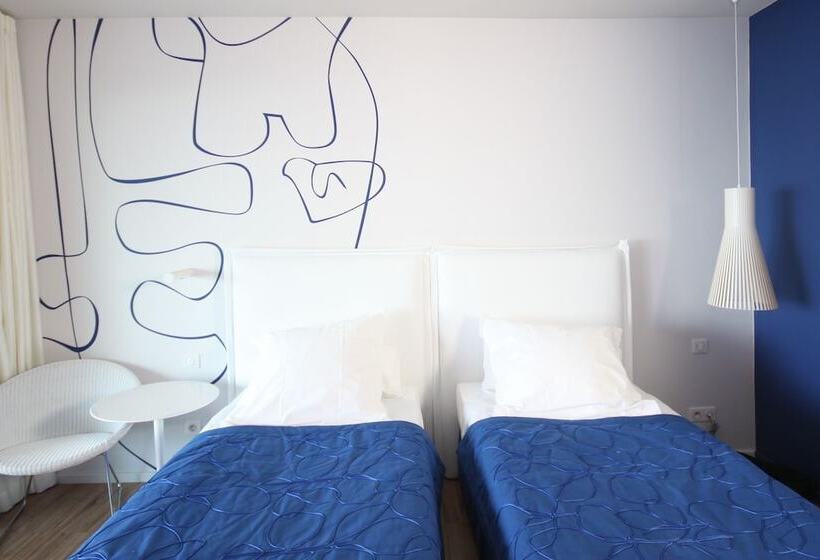 חדר קלאסי, Victoria