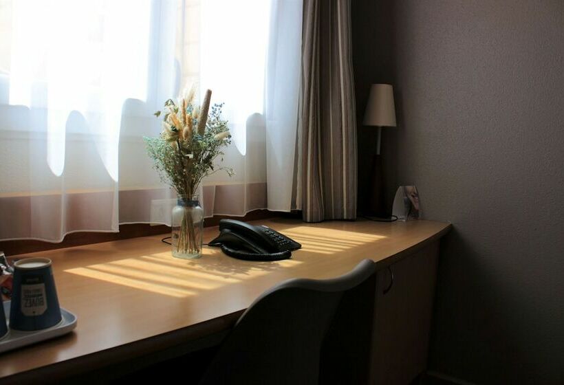 غرفة قياسية, Kyriad Hotel Montpellier Centre Antigone