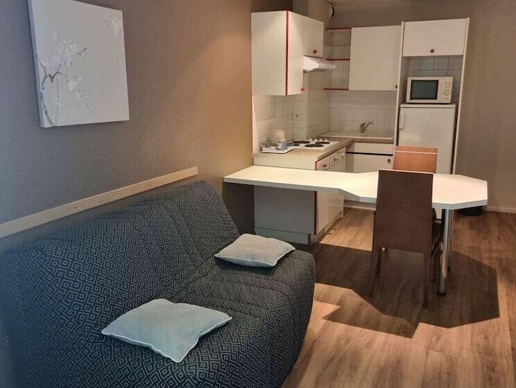 Номер Стандарт, Kyriad Hotel Montpellier Centre Antigone