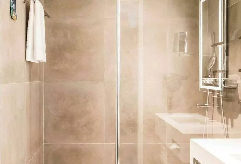 Chambre Supérieure, Novotel Paris Les Halles