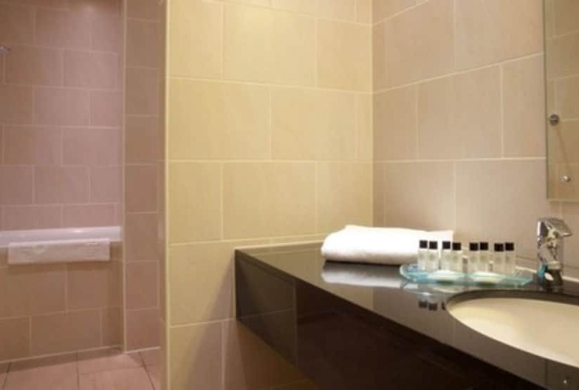 سوییت, Aberdeen Airport Dyce Hotel, Sure Hotel Collection By Bw