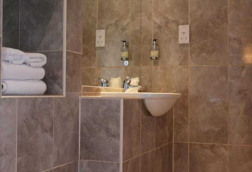 스탠다드 룸, Aberdeen Douglas