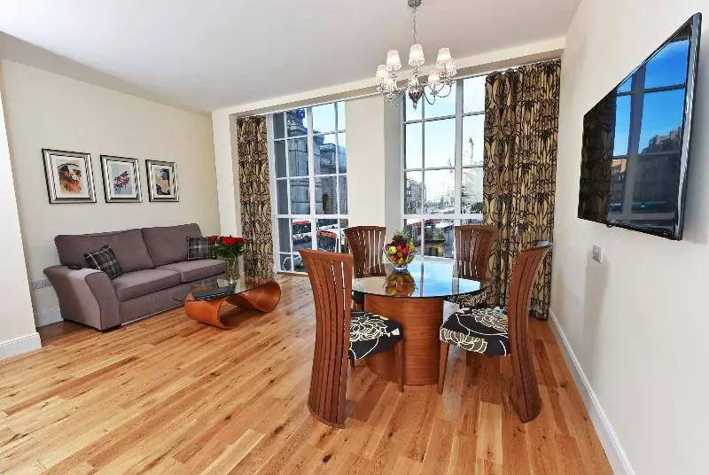 一ベッドルームエクゼクティブアパートメント, Aberdeen Douglas