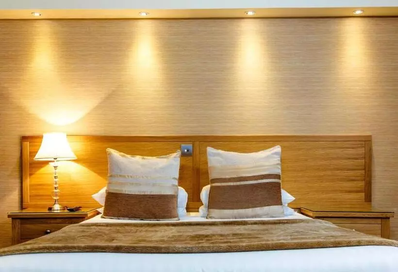 Standard-huone, Adamson