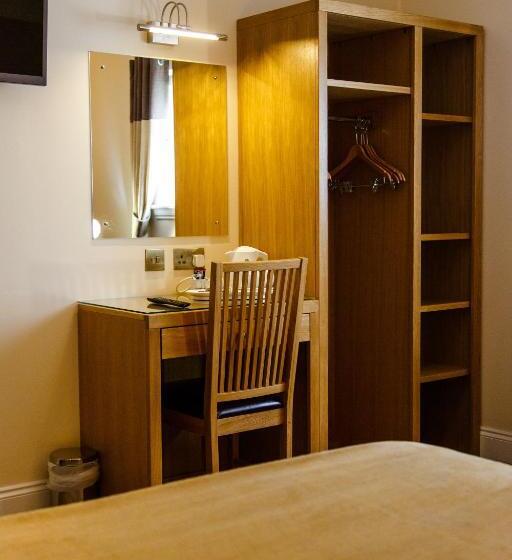 חדר אקזקיוטיב, Adamson