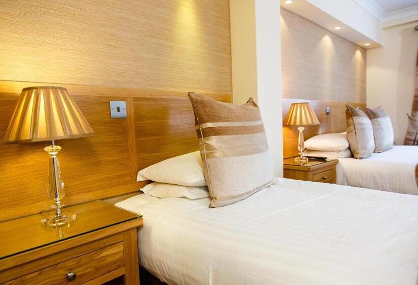 חדר אקזקיוטיב, Adamson