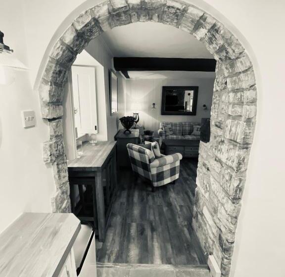 منزل غرفة نوم واحدة, Burford House Bh