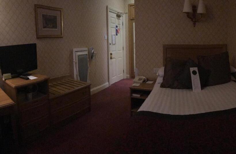 豪华单人间, Crown & Mitre